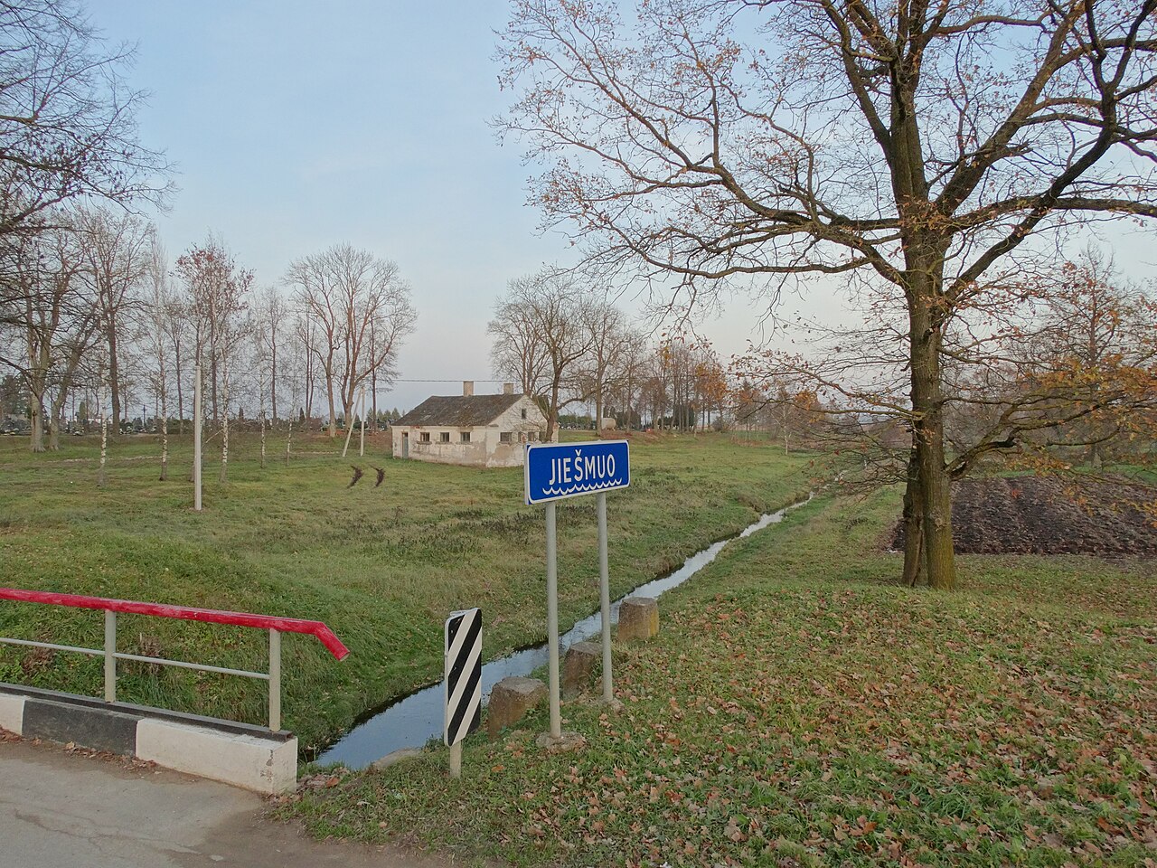 Per Krinčiną tekantis Jiešmuo