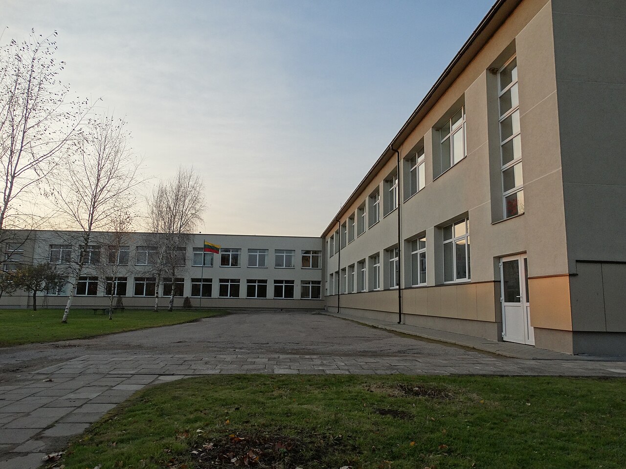 Seniausia Pasvalio rajono mokykla