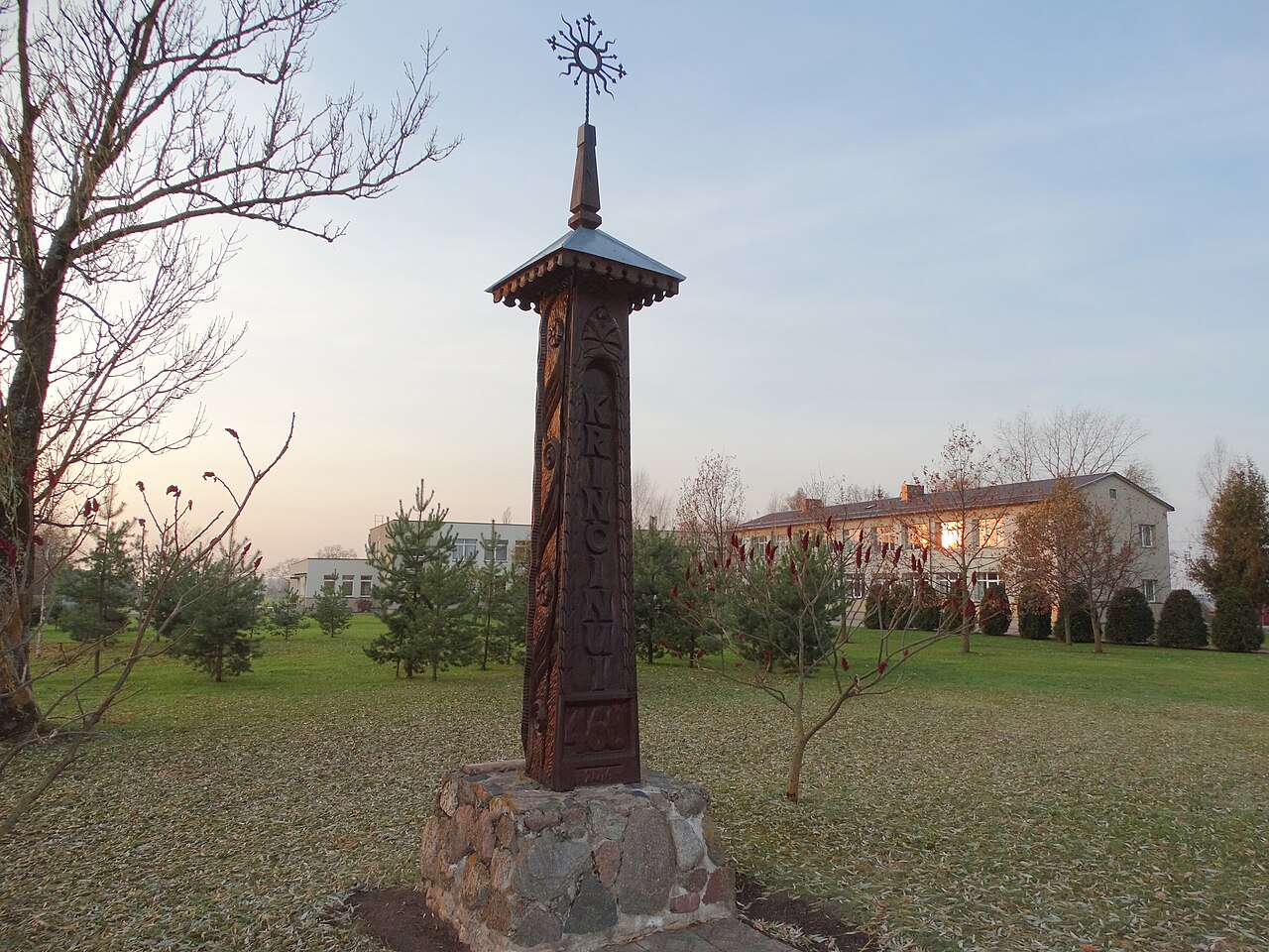 Antanui Vienažindžiui skirtas stogastulpis
